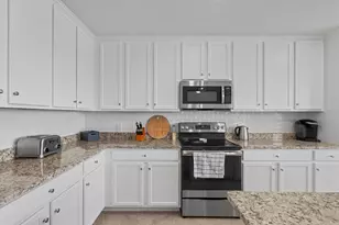 17118 Vardon Ter, Lakewood Ranch, FL 34211 - Photo 8