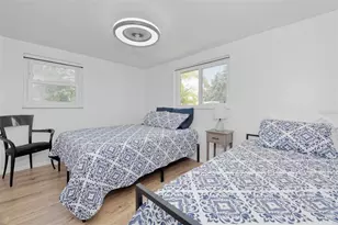 3217 Restful Ln, Sarasota, FL 34231 - Photo 22