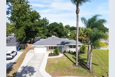 4200 Des Plaines Drive, Sarasota, FL 34233 - Photo 6