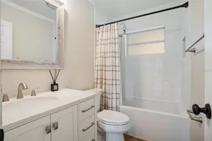 4200 Des Plaines Dr, Sarasota, FL 34233 - Photo 26