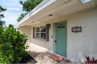 4200 Des Plaines Drive, Sarasota, FL 34233 - Photo 4