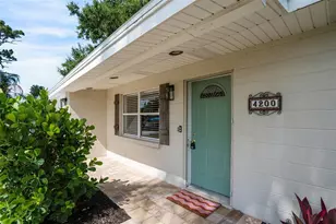 4200 Des Plaines Dr, Sarasota, FL 34233 - Photo 4