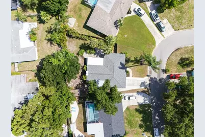 4200 Des Plaines Drive, Sarasota, FL 34233 - Photo 8