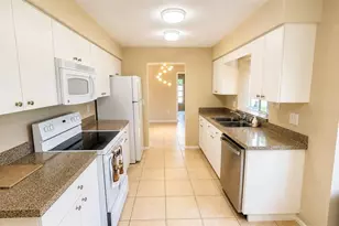 3435 Dunbar Dr, Sarasota, FL 34232 - Photo 10