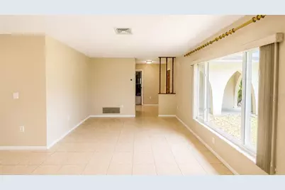 3435 Dunbar Drive, Sarasota, FL 34232 - Photo 4