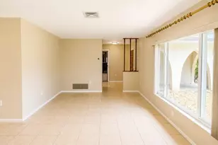 3435 Dunbar Dr, Sarasota, FL 34232 - Photo 4