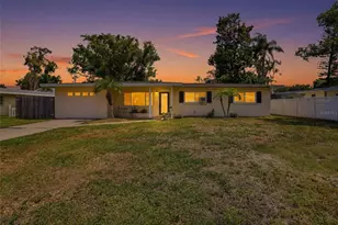 2627 Dueby St, Sarasota, FL 34231 - Photo 2