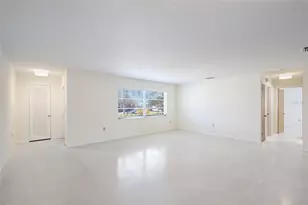 3305 Highland Ave W, Bradenton, FL 34205 - Photo 4