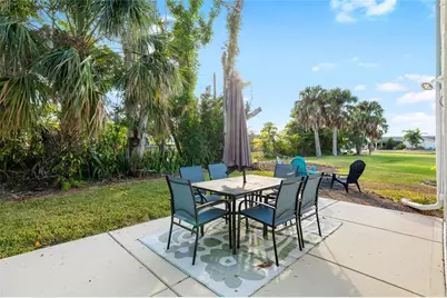 727 47th Street W, Palmetto, FL 34221 - Photo 36