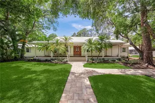 2810 Sarasota Golf Club Blvd, Sarasota, FL 34240 - Photo 6