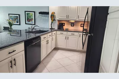 777 John Ringling Boulevard #24, Sarasota, FL 34236 - Photo 8