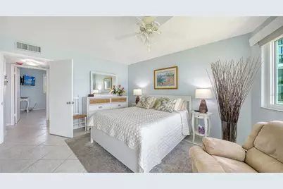 777 John Ringling Boulevard #24, Sarasota, FL 34236 - Photo 16