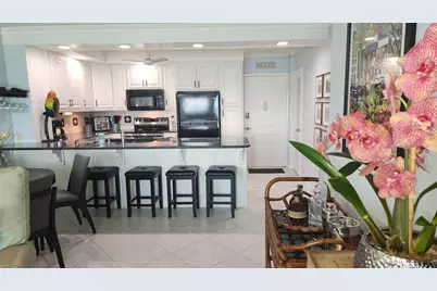 777 John Ringling Boulevard #24, Sarasota, FL 34236 - Photo 6