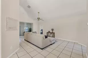 5485 Ashton Manor Dr, Sarasota, FL 34233 - Photo 10