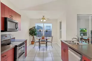 5485 Ashton Manor Dr, Sarasota, FL 34233 - Photo 18