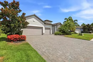 12021 Perennial Pl, Lakewood Ranch, FL 34211 - Photo 4