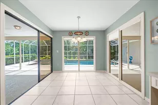 4010 Country View Dr, Sarasota, FL 34233 - Photo 8