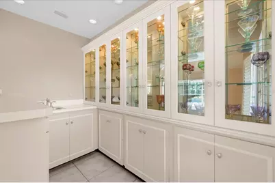 4010 Country View Drive, Sarasota, FL 34233 - Photo 14