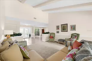 4010 Country View Dr, Sarasota, FL 34233 - Photo 4