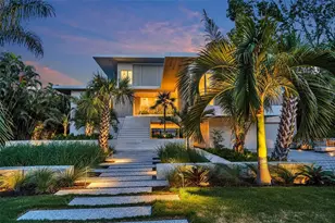500 Harbor Cove Cir, Longboat Key, FL 34228 - Photo 1