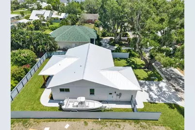 412 17th Avenue W, Palmetto, FL 34221 - Photo 2