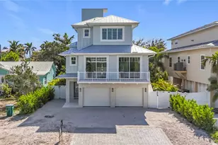 2918 Gulf Dr, Bradenton Beach, FL 34217 - Photo 2