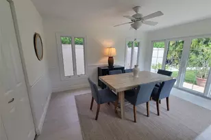 323 Madison Dr, Sarasota, FL 34236 - Photo 10