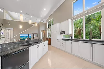 617 Weston Pointe Court, Longboat Key, FL 34228 - Photo 14