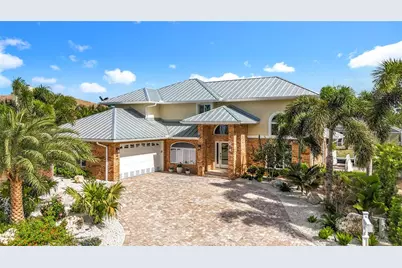 620 North Point Drive, Holmes Beach, FL 34217 - Photo 6