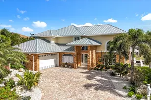 620 North Point Dr, Holmes Beach, FL 34217 - Photo 6