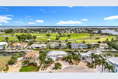 620 North Point Drive, Holmes Beach, FL 34217 - Photo 10