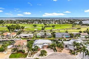 620 North Point Dr, Holmes Beach, FL 34217 - Photo 10