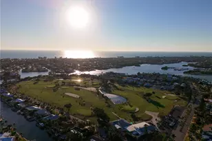 620 North Point Dr, Holmes Beach, FL 34217 - Photo 4