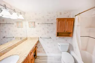 1100 Benjamin Franklin Dr, Sarasota, FL 34236 - Photo 12