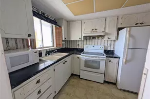 3714 Lake Bayshore Dr, Bradenton, FL 34205 - Photo 2