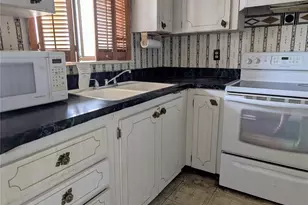 3714 Lake Bayshore Dr, Bradenton, FL 34205 - Photo 4