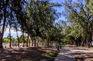 3714 Lake Bayshore Dr, Bradenton, FL 34205 - Photo 26