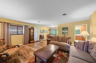 2462 Clematis St, Sarasota, FL 34239 - Photo 10