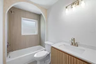 1350 15th St, Sarasota, FL 34236 - Photo 4