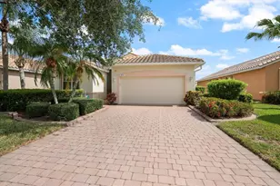 4211 64th Ave E, Sarasota, FL 34243 - Photo 2
