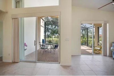 4211 64th Avenue E, Sarasota, FL 34243 - Photo 12