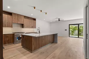1681 Oak St, Sarasota, FL 34236 - Photo 12