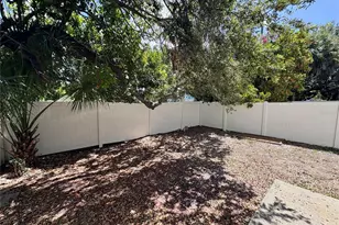 305 57th Ave Dr E, Bradenton, FL 34203 - Photo 8