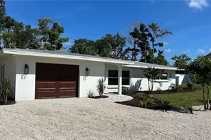 1625 Idle Ln, Sarasota, FL 34231 - Photo 1