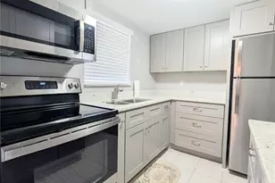 2008 Canal Dr, Bradenton, FL 34207 - Photo 8