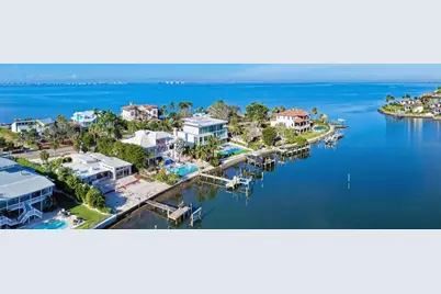 355 S Shore Drive, Sarasota, FL 34234 - Photo 4