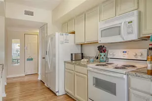 1010 Villagio Cir, Sarasota, FL 34237 - Photo 14