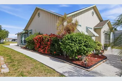 4006 W 37th Street Court W, Bradenton, FL 34205 - Photo 10