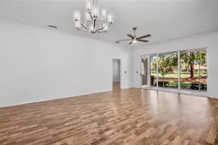 3415 E Chelmsford Ct, Sarasota, FL 34235 - Photo 8