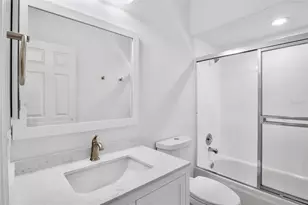 3415 E Chelmsford Ct, Sarasota, FL 34235 - Photo 26